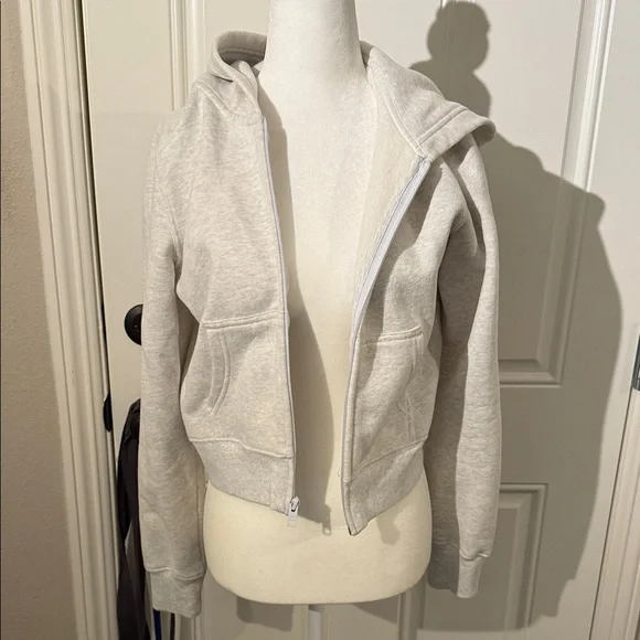 ARITZIA TNA Hooded Zip-Up Sweatshirt - Picture 4 of 8